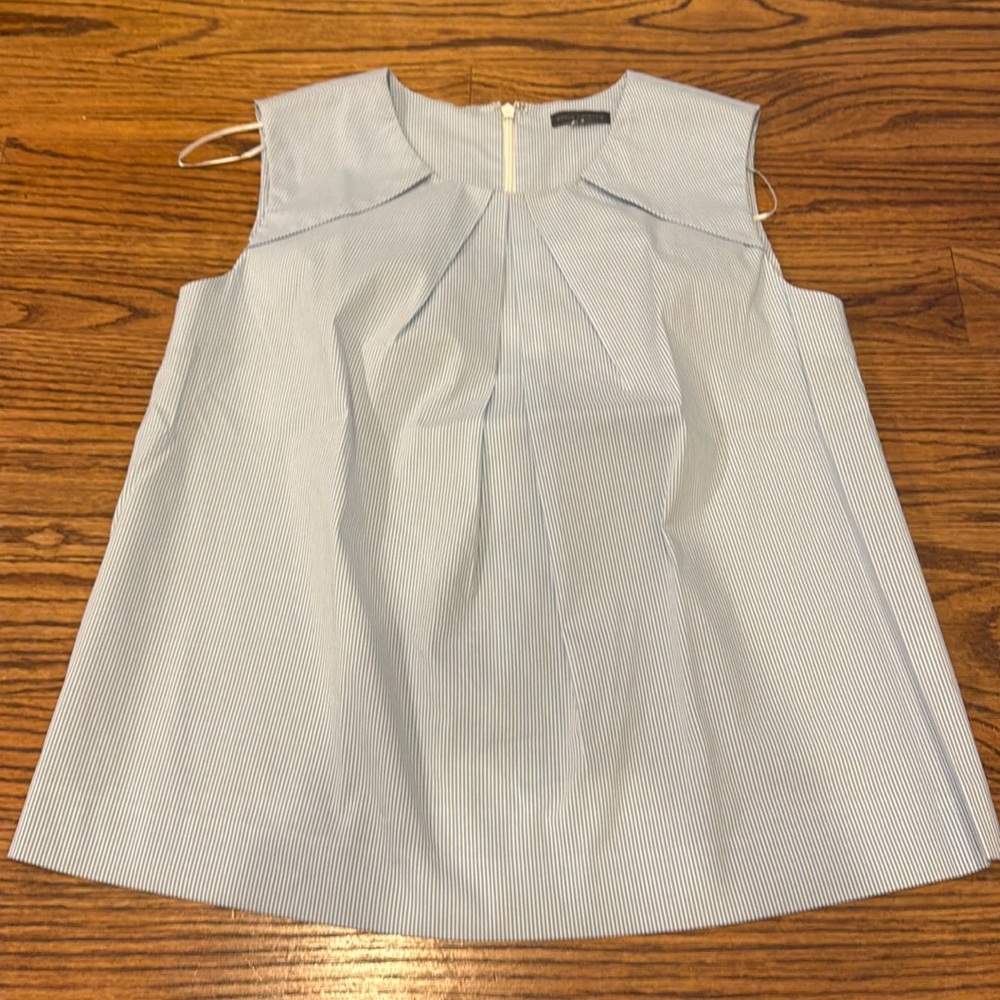 Vince Camuto Woman’s blue stripe poplin tank Sz XS NWOT